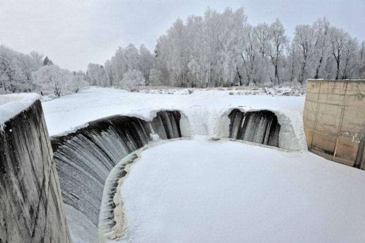 Водохранилище зимой